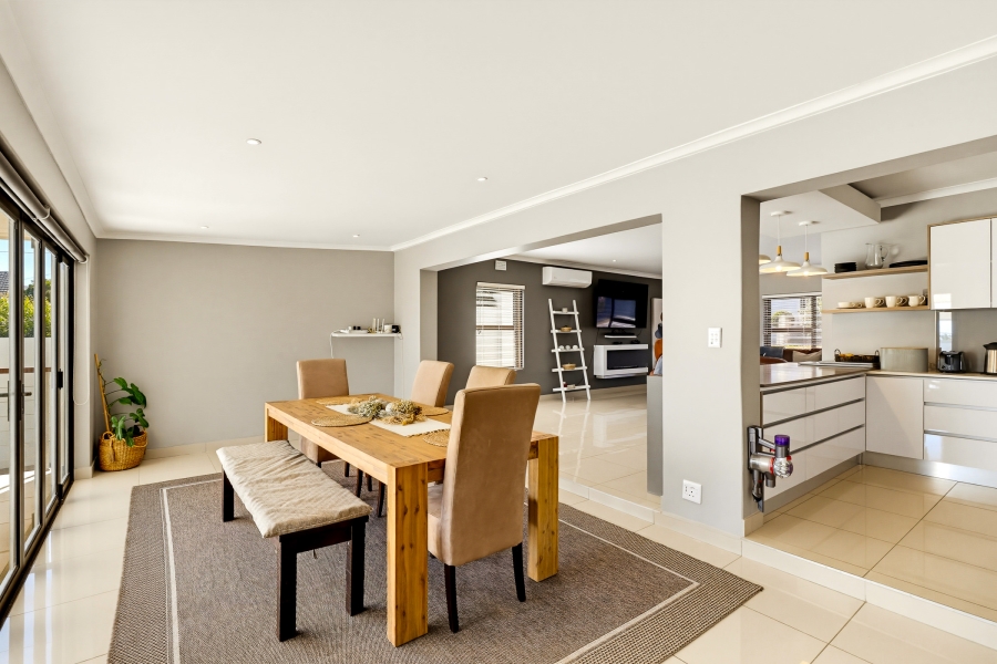 4 Bedroom Property for Sale in Pearl Marina Western Cape